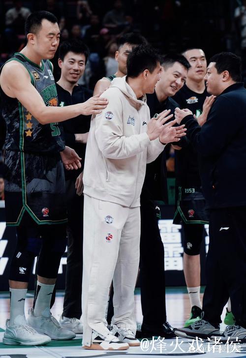 北京对阵辽宁主场开战,杨鸣力争三连胜,赵睿伤停成疑,CCTV5全程直播 北京对阵辽宁主场开战,杨鸣力争三连胜,赵睿伤停成疑,CCTV5全程直播